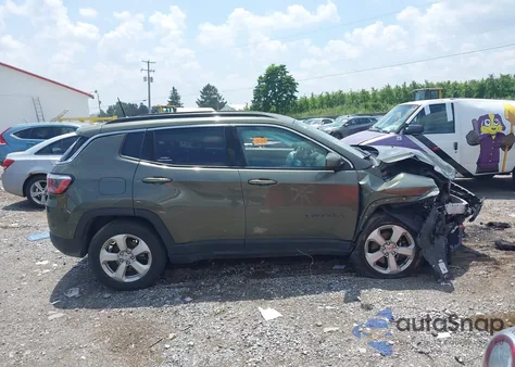 2017 Jeep New Compass Latitude 4X4 from USA, damaged, VIN 3C4NJDBB1HT656912